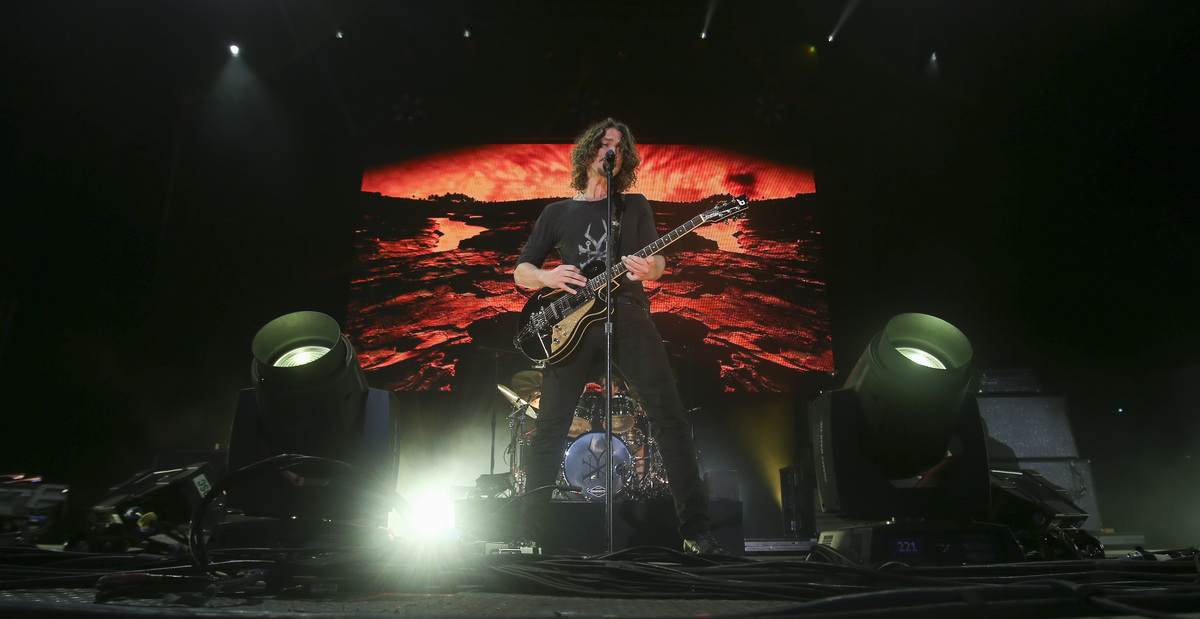 foo fighters recruiting new drummer